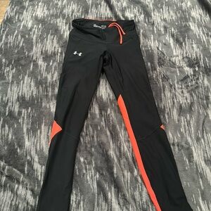 Under armour workout leggings size SM compression pants excellent condition